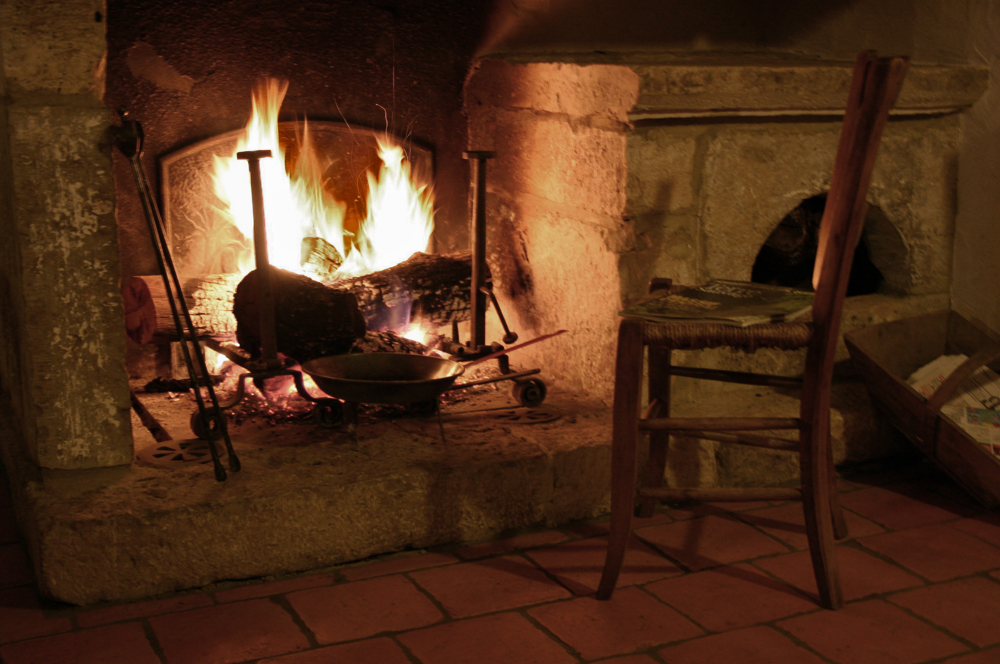 Fireplace in the Hameau du Sentier des Sources, Dordogne
