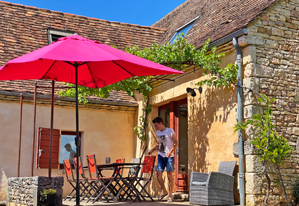 Breakfast in front of the Métairie gite, Sarlat