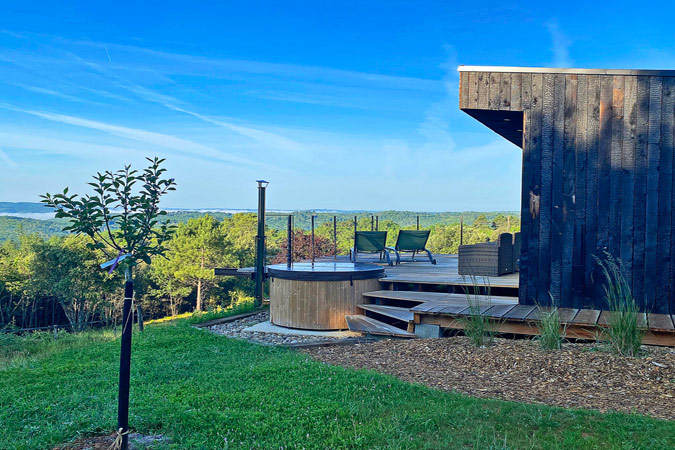 cabane spa ecologique vue vallée dordogne