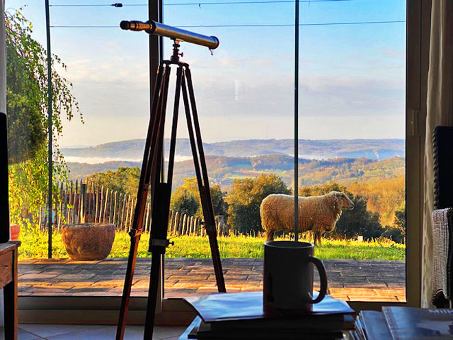 Romantisches Ferienhaus mit typischer Architektur des Perigord in Südfrankreich