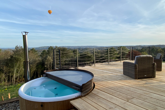 hot tube in ecolodge in dordogne