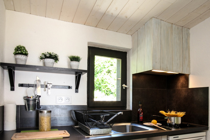 Cocina del estudio Verger, alojamiento para pajeras en Sarlat